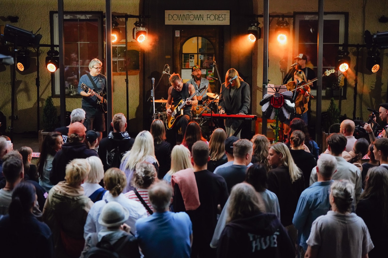 Crowd and stage at the 30th anniversary concert